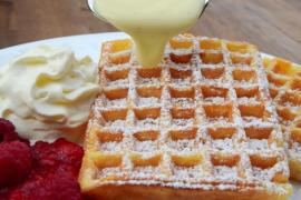 https://pixabay.com/photos/waffles-belgian-belgischewaffel-eat-1760794/
